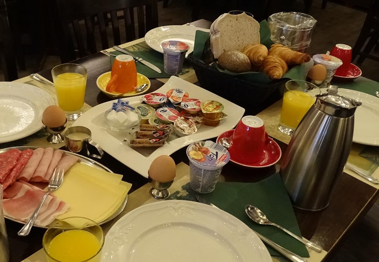 Hotel Cafe Restaurant "De Kroon" Виссенкерке Экстерьер фото